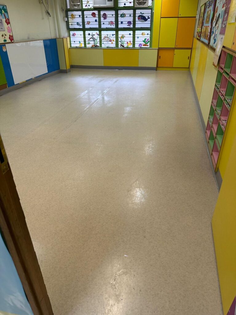 幼稚園起漬打蠟