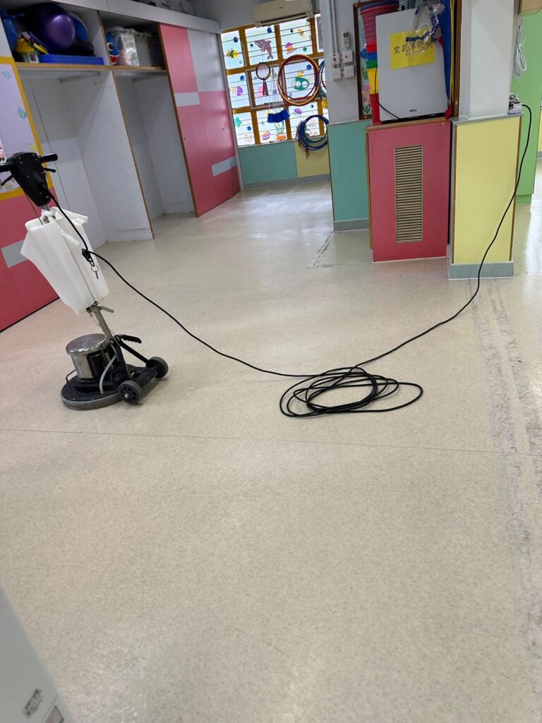 幼稚園起漬打蠟
