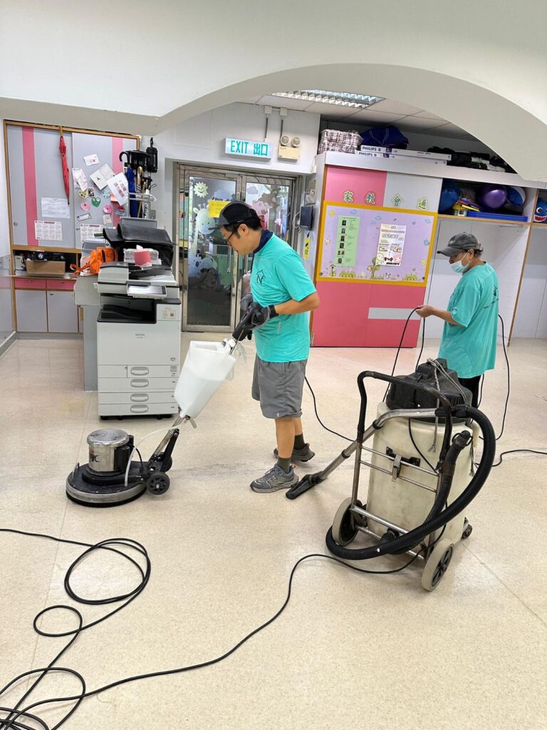 幼稚園起漬打蠟