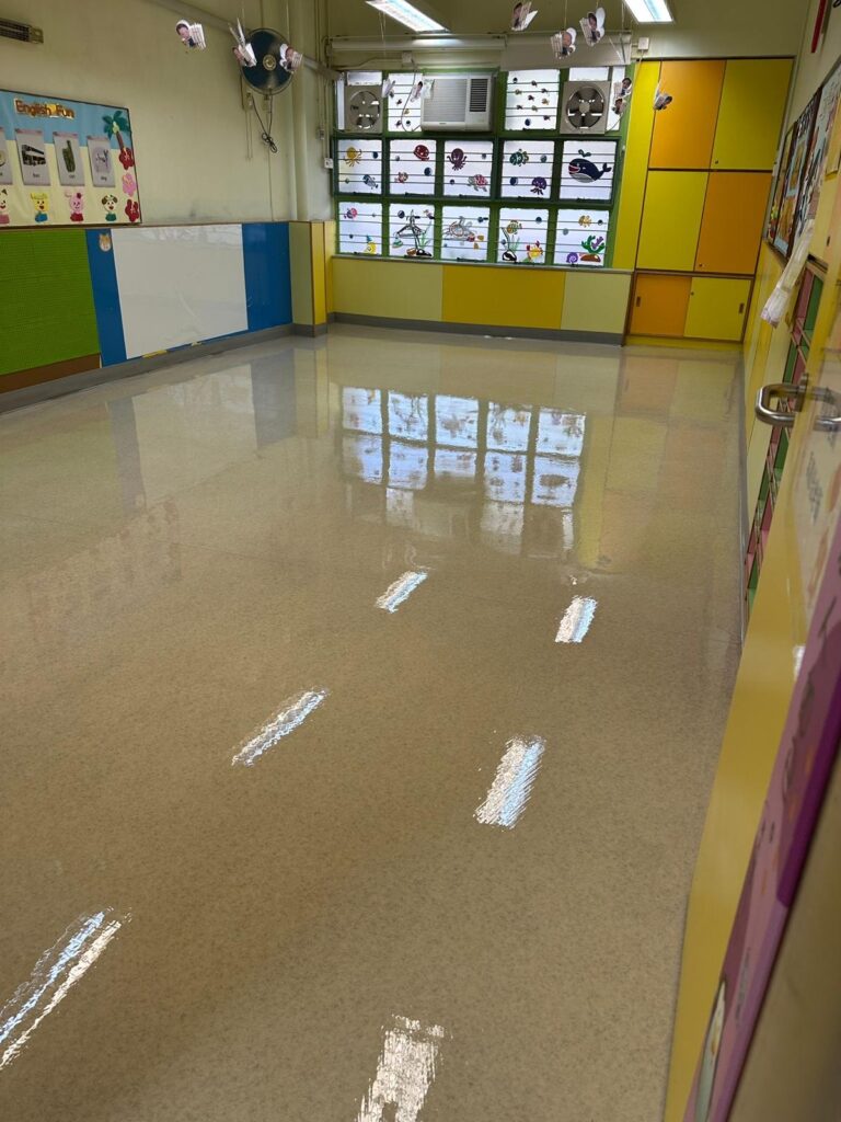 幼稚園起漬打蠟